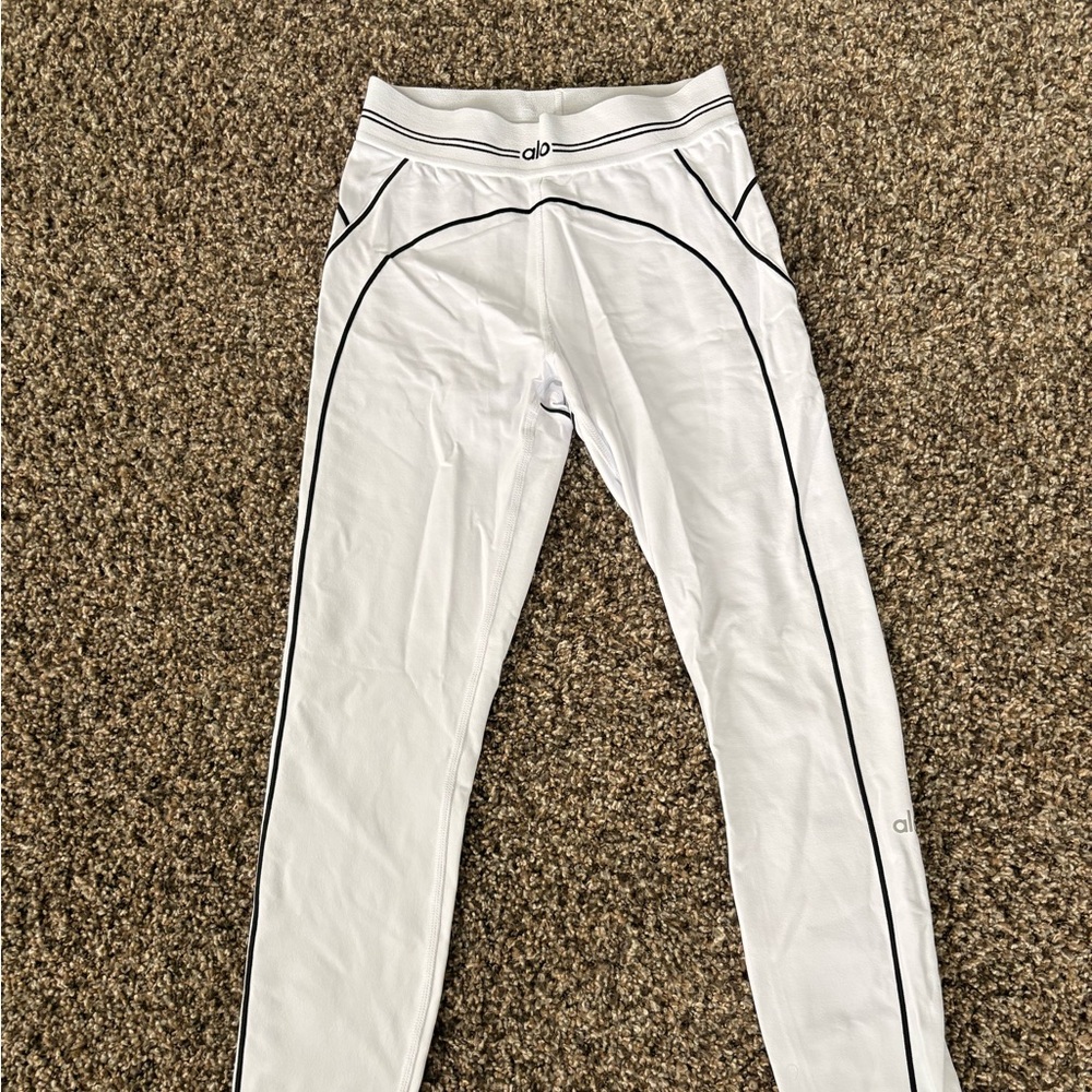 ALO Heartthrob White Leggings with Black Accents